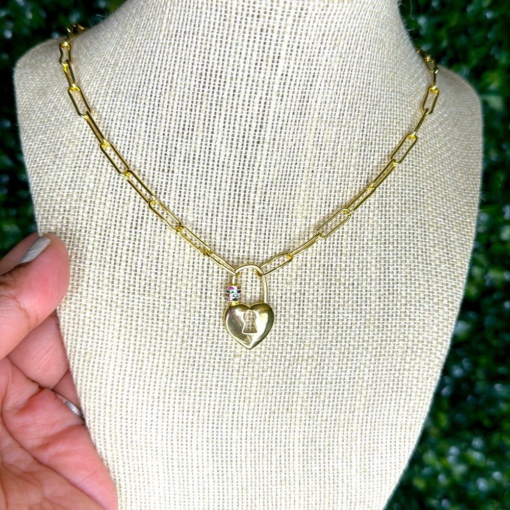 Lock pendant